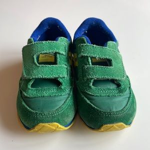 Saucony toddler shoes. Size 6.